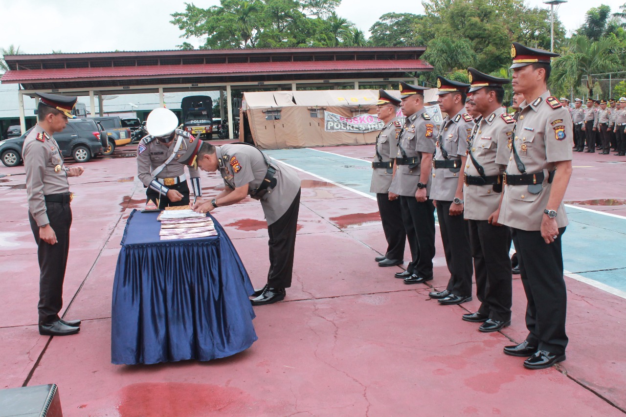 Upacara Serah Terima Jabatan Kabag, Kasat dan Kapolsek di jajaran Polres Inhu